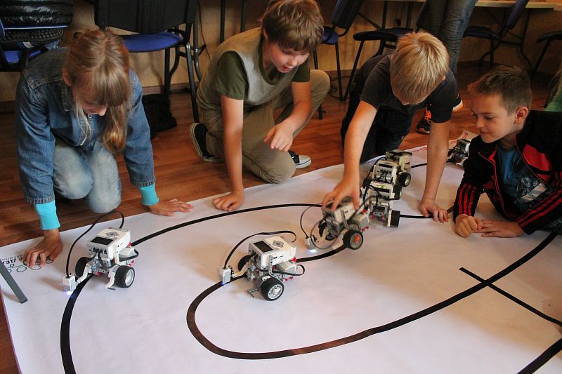 Детский лагерь Smart Camp Робототехника